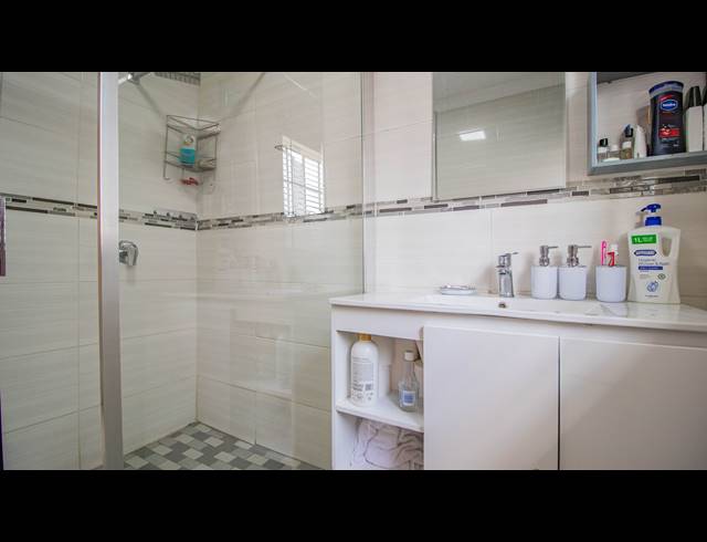 2 BEDROOM TOWNHOUSE FOR SALE IN MAGALIESBERG COUNTRY ESTATE